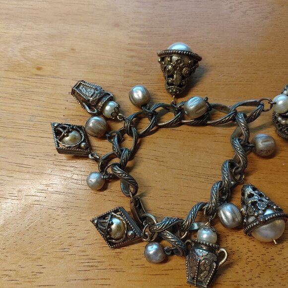 Vintage Bronze Charm Bracelet with Basket Urns & Faux Pearls - Picture 7 of 7